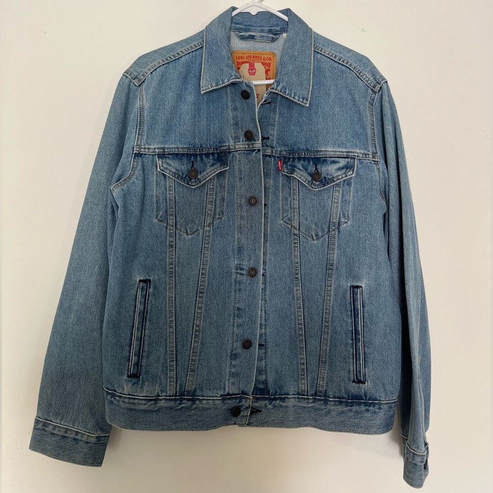 NWT Levi's Classic Denim Jacket Blue Medium Wash - Men/Women Size M
